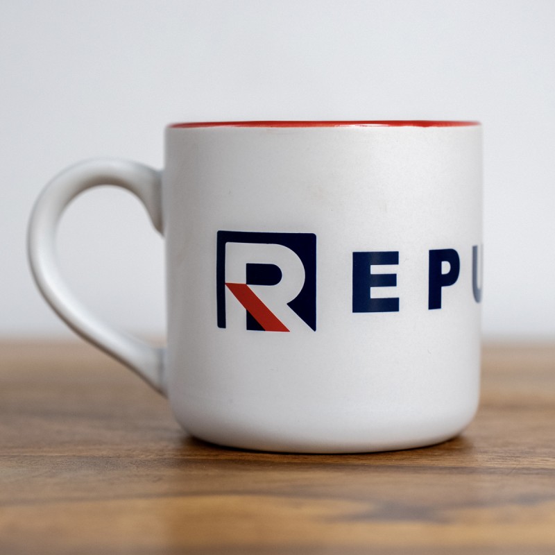 Kubek Biały Mat z napisem Republika