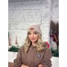 Kremowy zestaw zimowy – czapka z pomponem i szalik