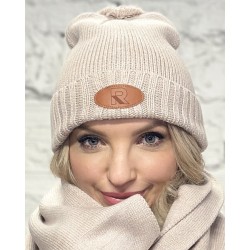 Kremowy zestaw zimowy – czapka z pomponem i szalik