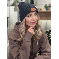 Granatowy zestaw zimowy – czapka z pomponem i szalik