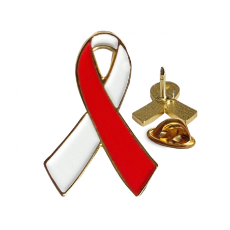 Pins - wstążka w barwach Polski.