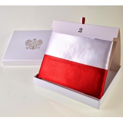 Ekskluzywna Flaga Polski z Atłasu w Prestiżowym Pudełku